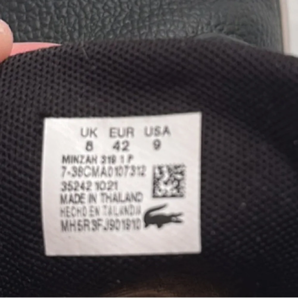 Lacoste Minzah black leather low top sneakers